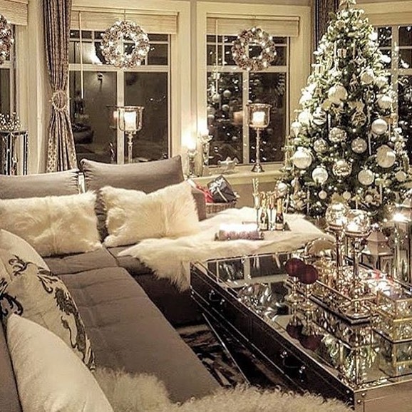 37 Space Saving Christmas Decoration Ideas for Small Spaces