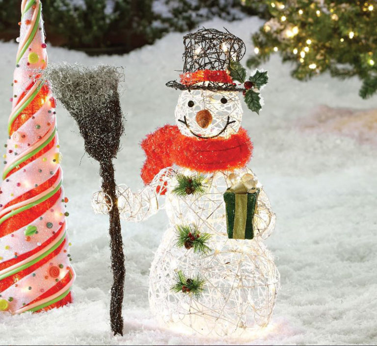 50 Beautiful Christmas Lighting Ideas That Spell The Joy