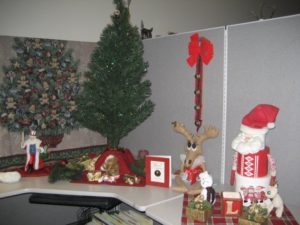 60 Gorgeous Office Christmas Decorating Ideas