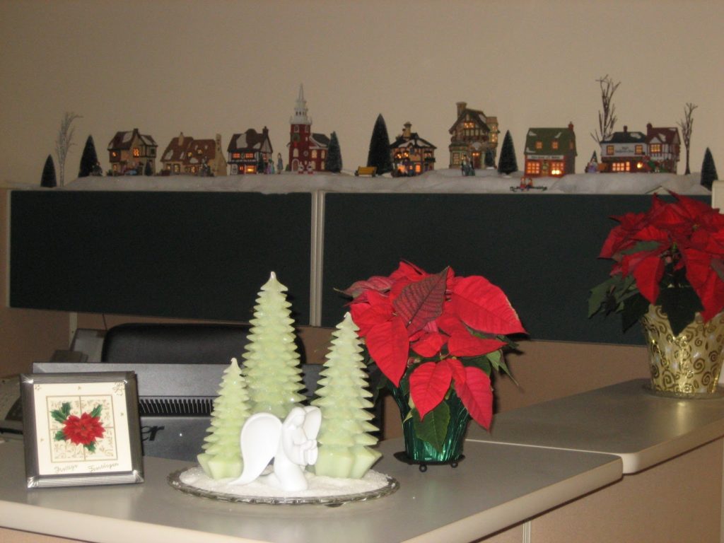 60 Gorgeous Office Christmas Decorating Ideas