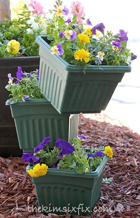 Flower Tower out of Stacked Pots.