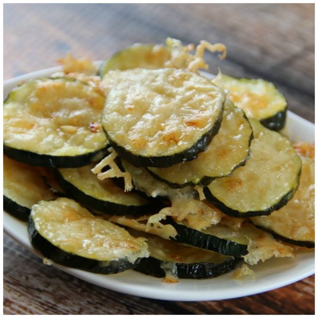 Low Carb Zucchini Parmesan Chips – Keto Friendly.